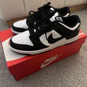 Black and White Nike Dunk